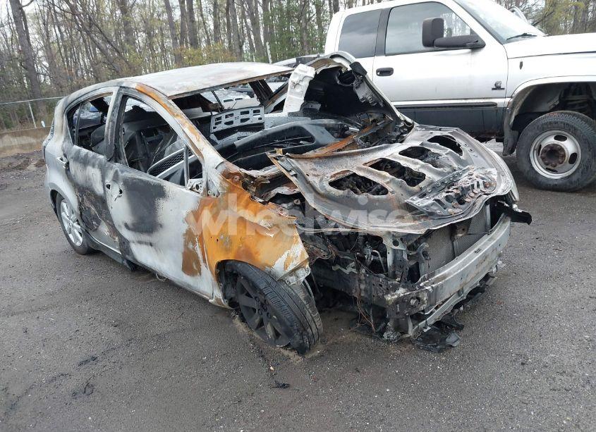 2017 Toyota Prius C TWO (VIN JTDKDTB38H1596549) main photo