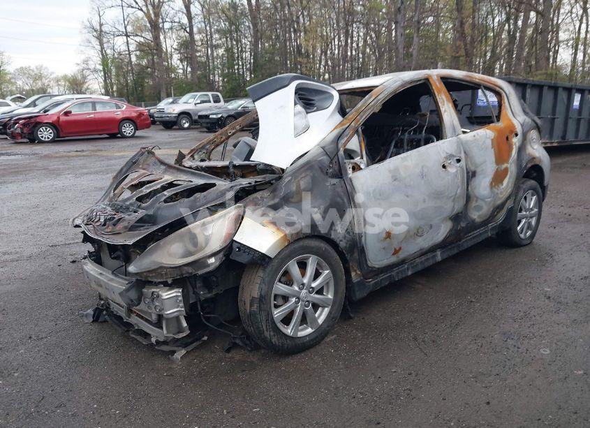 Photo 2 of 2017 Toyota Prius C TWO (VIN JTDKDTB38H1596549)