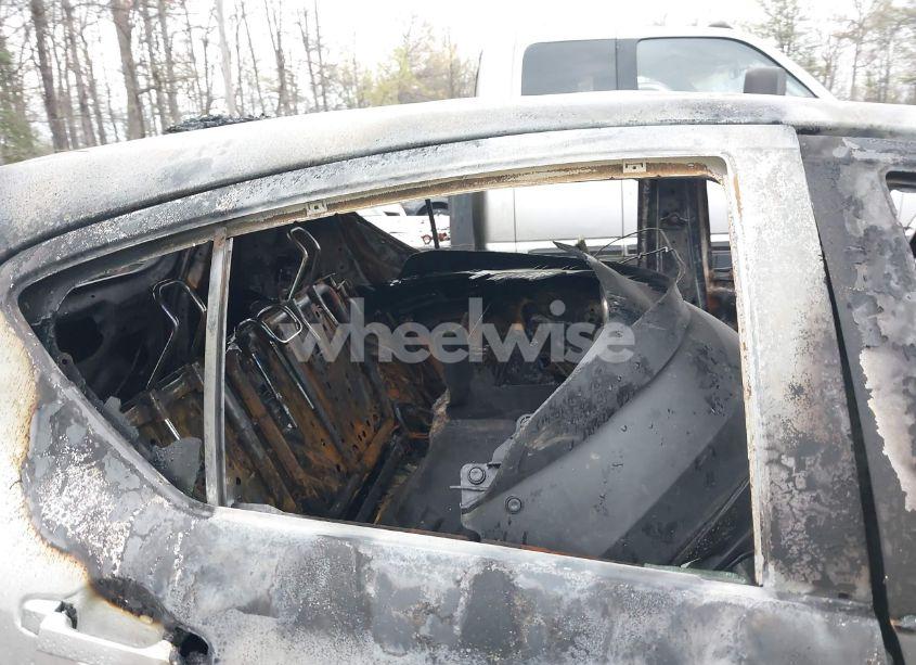 Photo 8 of 2017 Toyota Prius C TWO (VIN JTDKDTB38H1596549)