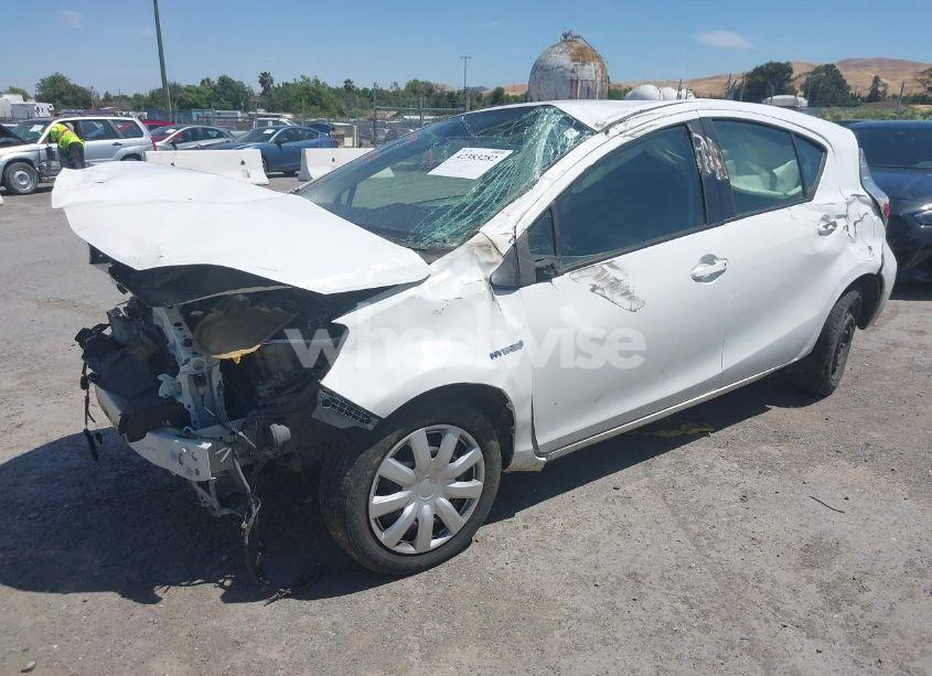 Photo 2 of 2013 Toyota Prius C TWO (VIN JTDKDTB39D1533017)