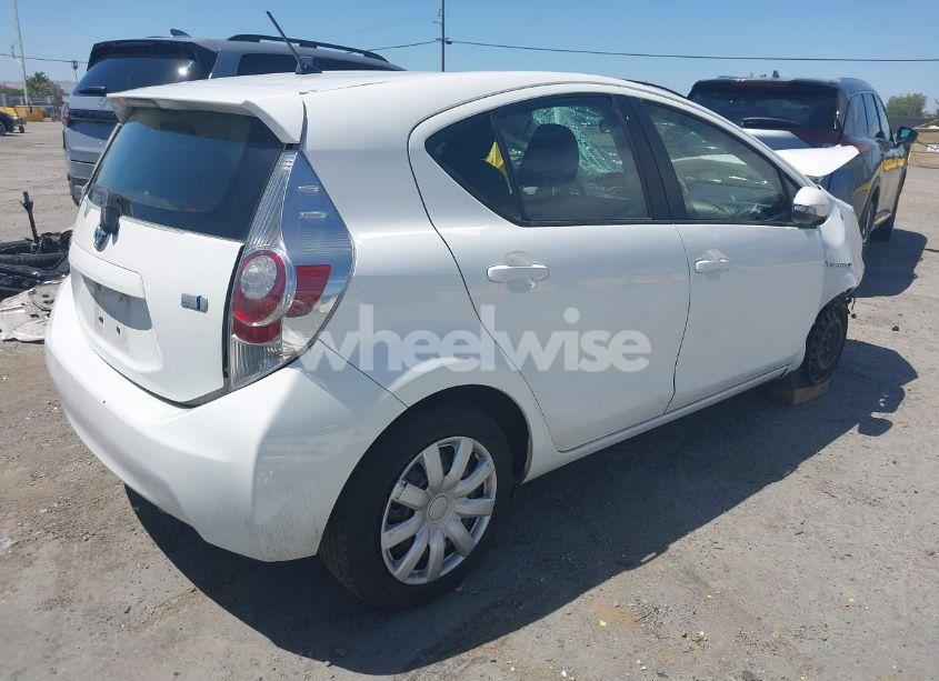 Photo 4 of 2013 Toyota Prius C TWO (VIN JTDKDTB39D1533017)