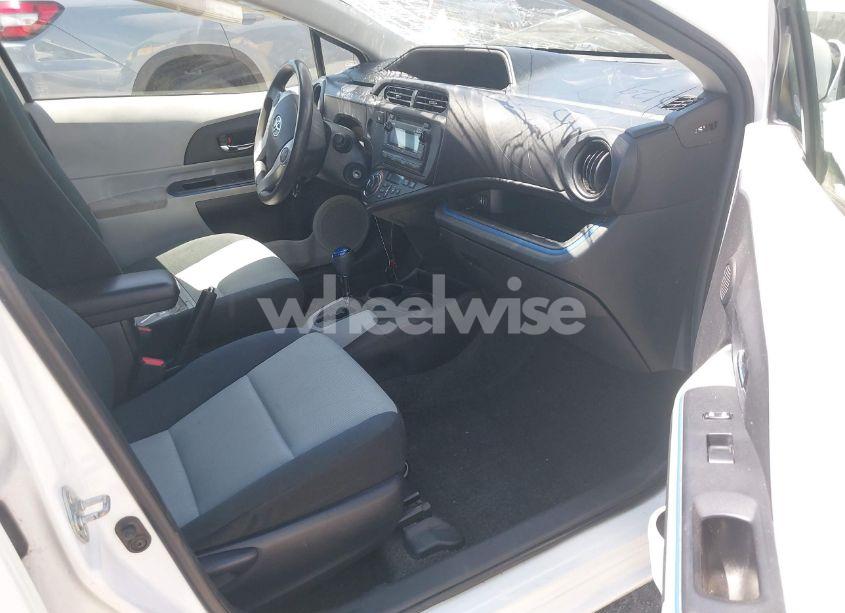 Photo 5 of 2013 Toyota Prius C TWO (VIN JTDKDTB39D1533017)