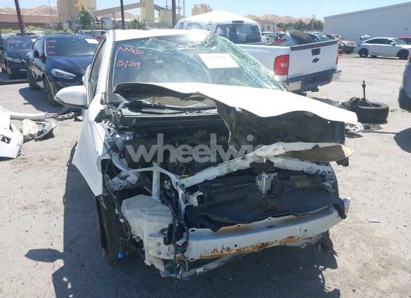 Photo 6 of 2013 Toyota Prius C TWO (VIN JTDKDTB39D1533017)