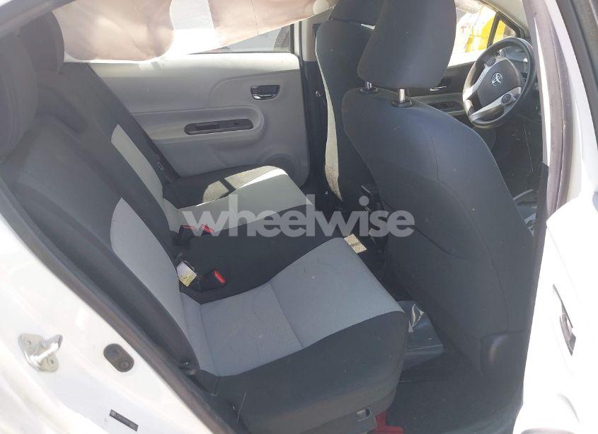 Photo 8 of 2013 Toyota Prius C TWO (VIN JTDKDTB39D1533017)