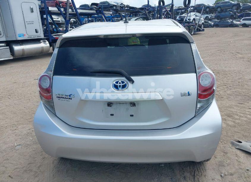 Photo 15 of 2013 Toyota Prius C TWO (VIN JTDKDTB39D1551551)