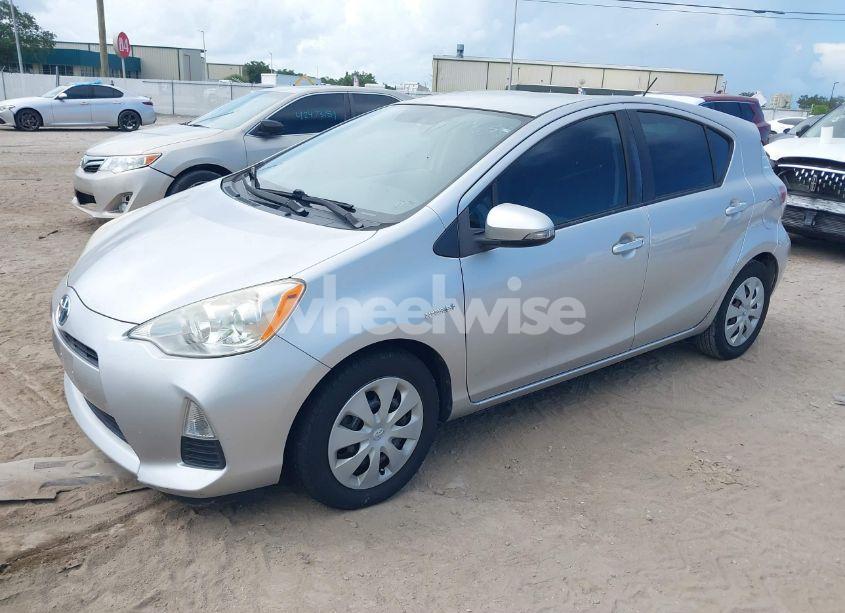Photo 2 of 2013 Toyota Prius C TWO (VIN JTDKDTB39D1551551)