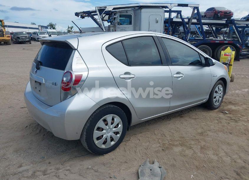 Photo 4 of 2013 Toyota Prius C TWO (VIN JTDKDTB39D1551551)