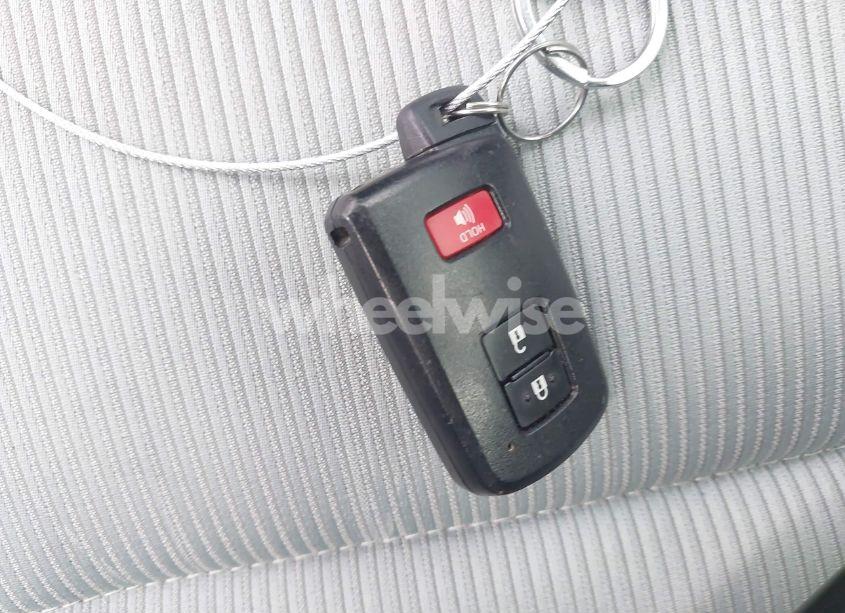 Photo 11 of 2013 Toyota Prius C THREE (VIN JTDKDTB39D1556152)