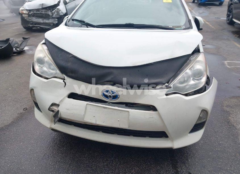 Photo 17 of 2013 Toyota Prius C THREE (VIN JTDKDTB39D1556152)