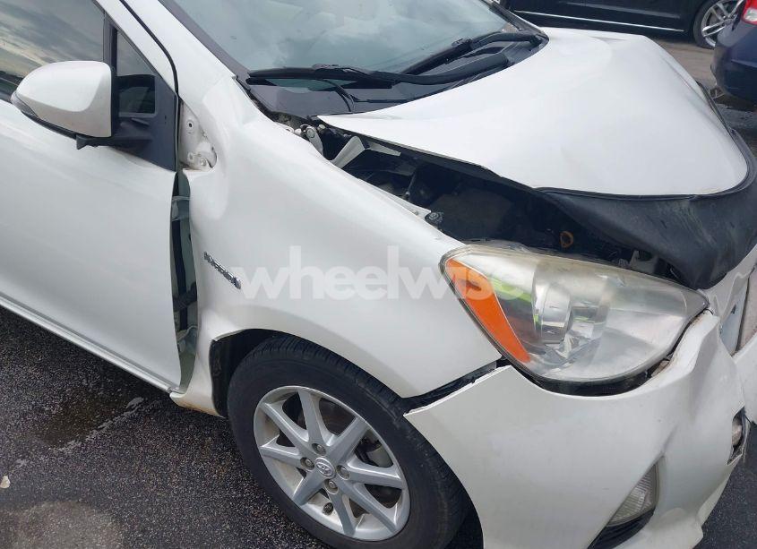 Photo 18 of 2013 Toyota Prius C THREE (VIN JTDKDTB39D1556152)