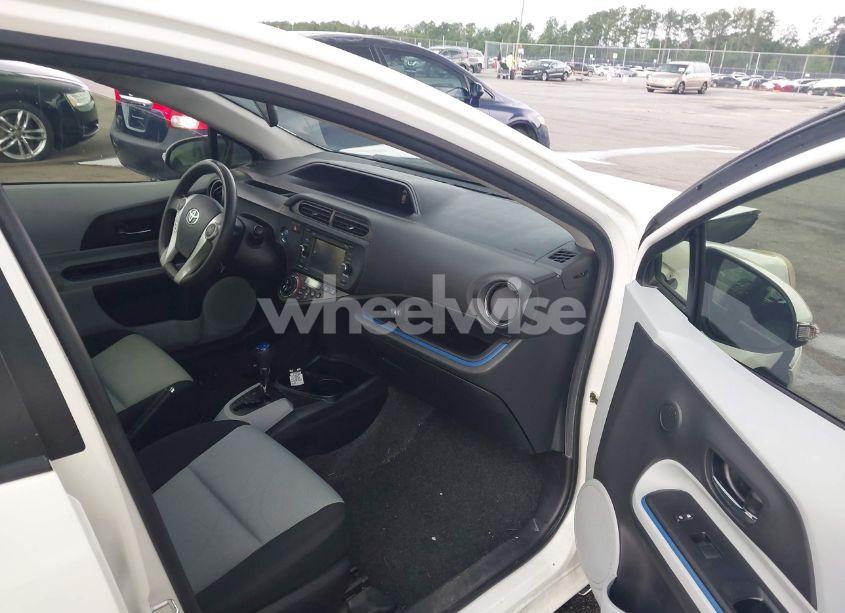 Photo 5 of 2013 Toyota Prius C THREE (VIN JTDKDTB39D1556152)