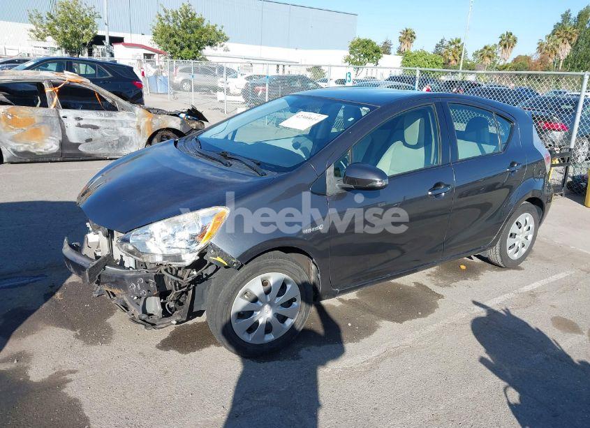 Photo 2 of 2014 Toyota Prius C ONE (VIN JTDKDTB39E1085251)