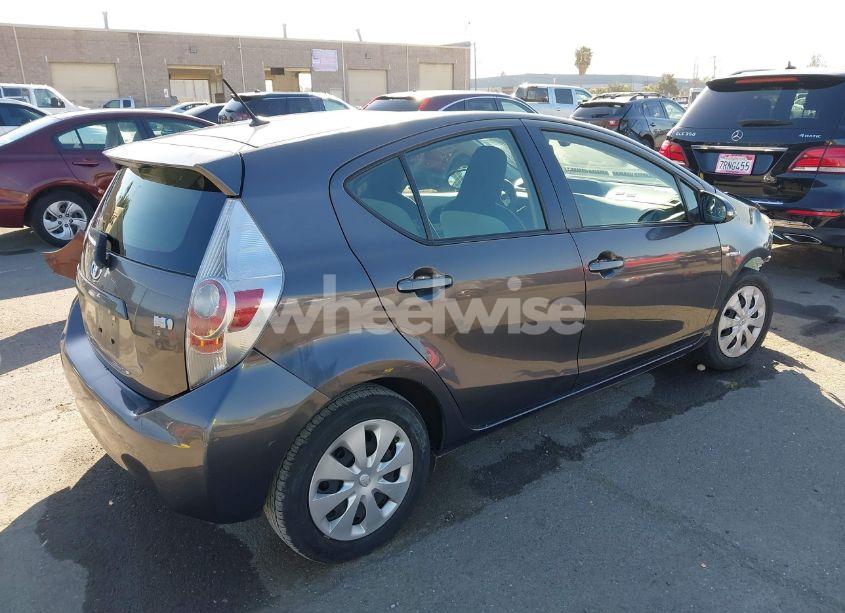 Photo 4 of 2014 Toyota Prius C ONE (VIN JTDKDTB39E1085251)