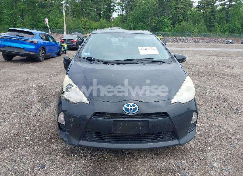 Photo 12 of 2014 Toyota Prius C TWO (VIN JTDKDTB39E1558419)