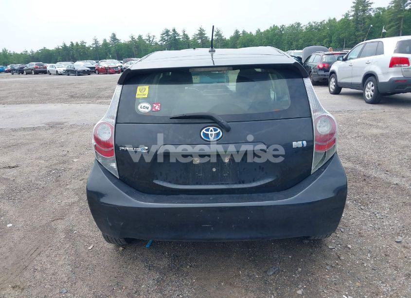 Photo 16 of 2014 Toyota Prius C TWO (VIN JTDKDTB39E1558419)