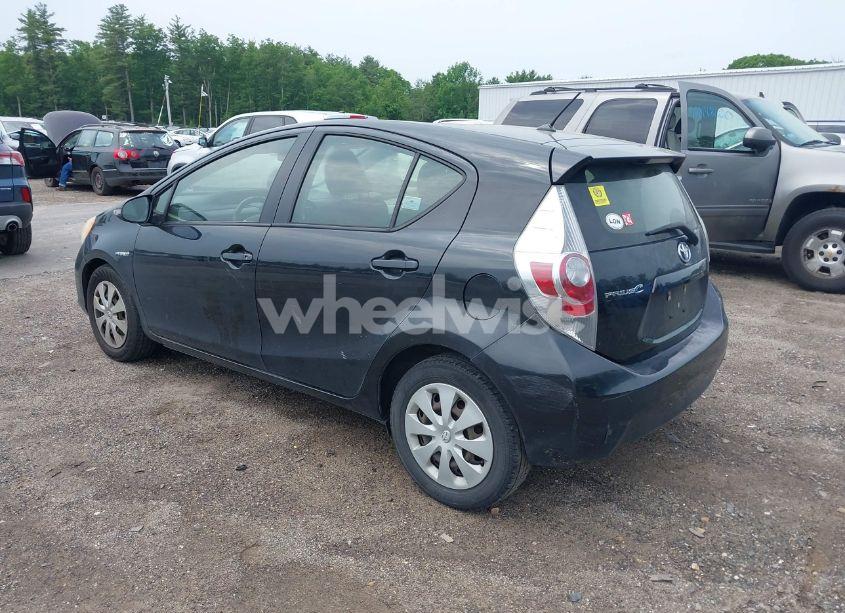 Photo 3 of 2014 Toyota Prius C TWO (VIN JTDKDTB39E1558419)
