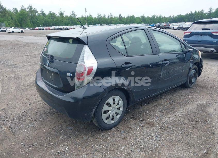 Photo 4 of 2014 Toyota Prius C TWO (VIN JTDKDTB39E1558419)