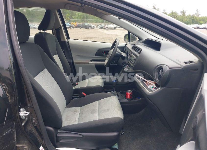 Photo 5 of 2014 Toyota Prius C TWO (VIN JTDKDTB39E1558419)