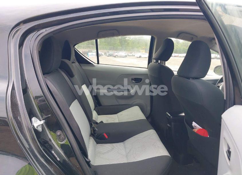 Photo 8 of 2014 Toyota Prius C TWO (VIN JTDKDTB39E1558419)