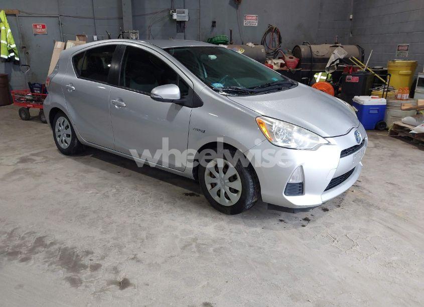 2012 Toyota Prius C TWO (VIN JTDKDTB3XC1503779) main photo