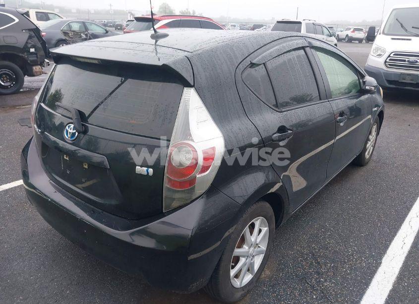 Photo 4 of 2013 Toyota Prius C THREE (VIN JTDKDTB3XD1540798)