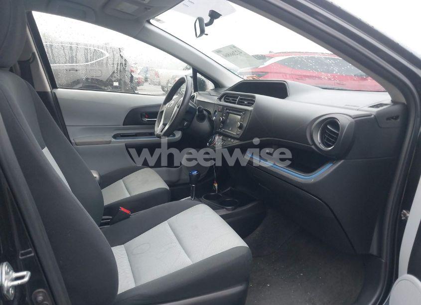 Photo 5 of 2013 Toyota Prius C THREE (VIN JTDKDTB3XD1540798)