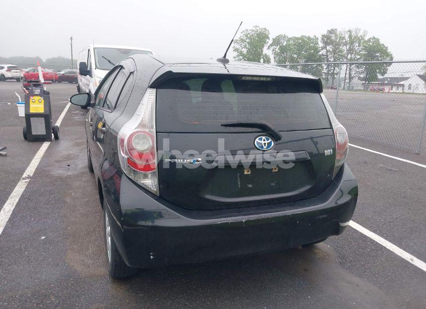 Photo 6 of 2013 Toyota Prius C THREE (VIN JTDKDTB3XD1540798)