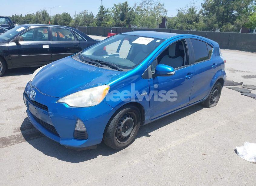 Photo 2 of 2013 Toyota Prius C ONE (VIN JTDKDTB3XD1555396)