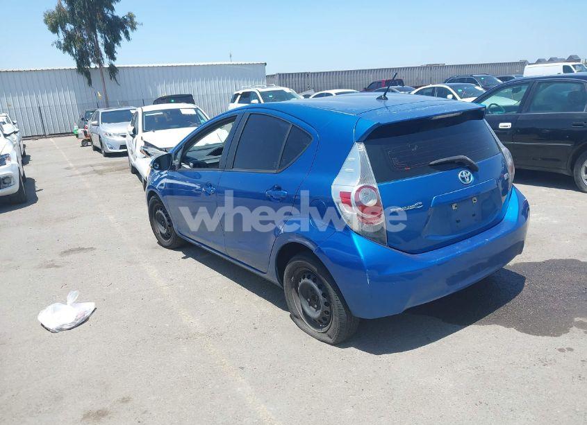Photo 3 of 2013 Toyota Prius C ONE (VIN JTDKDTB3XD1555396)