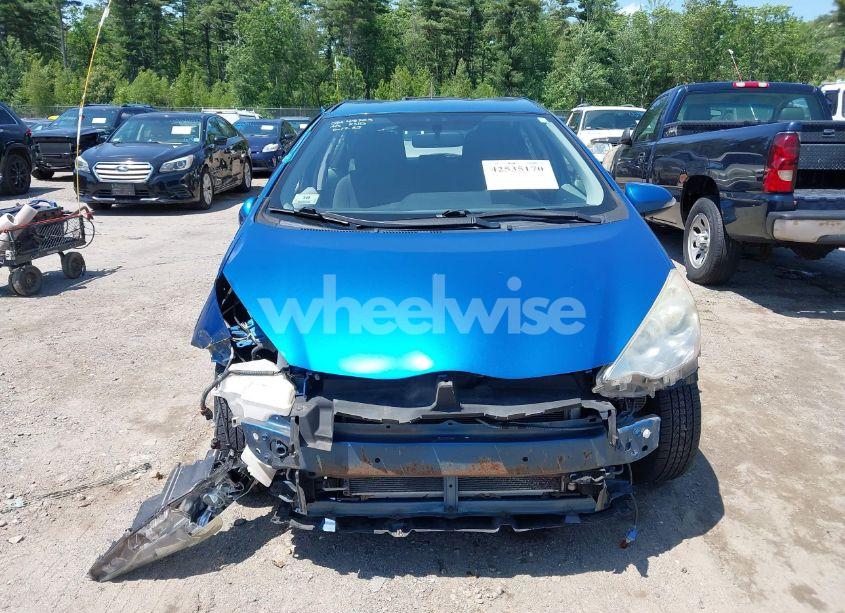 Photo 13 of 2013 Toyota Prius C TWO (VIN JTDKDTB3XD1557018)