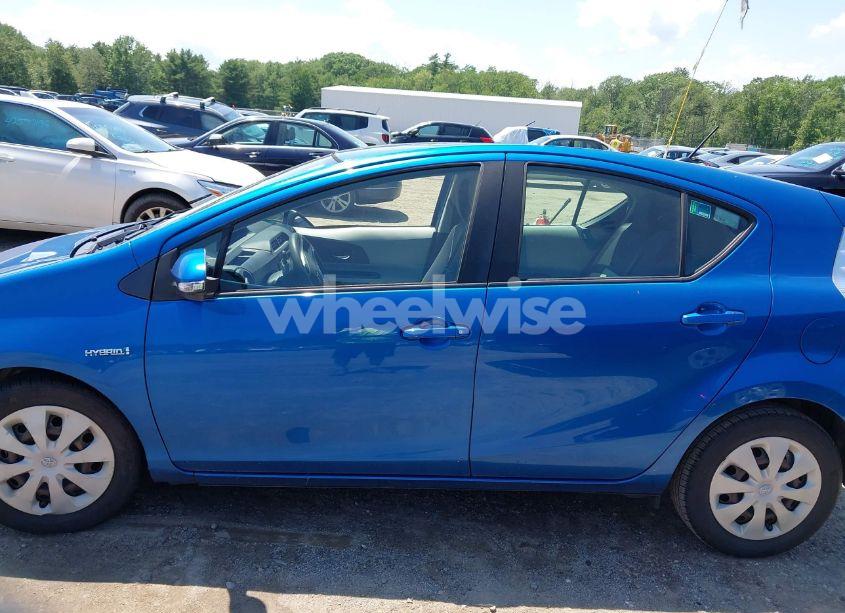 Photo 15 of 2013 Toyota Prius C TWO (VIN JTDKDTB3XD1557018)