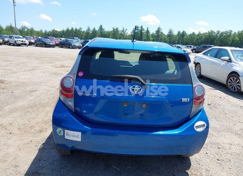 Photo 17 of 2013 Toyota Prius C TWO (VIN JTDKDTB3XD1557018)