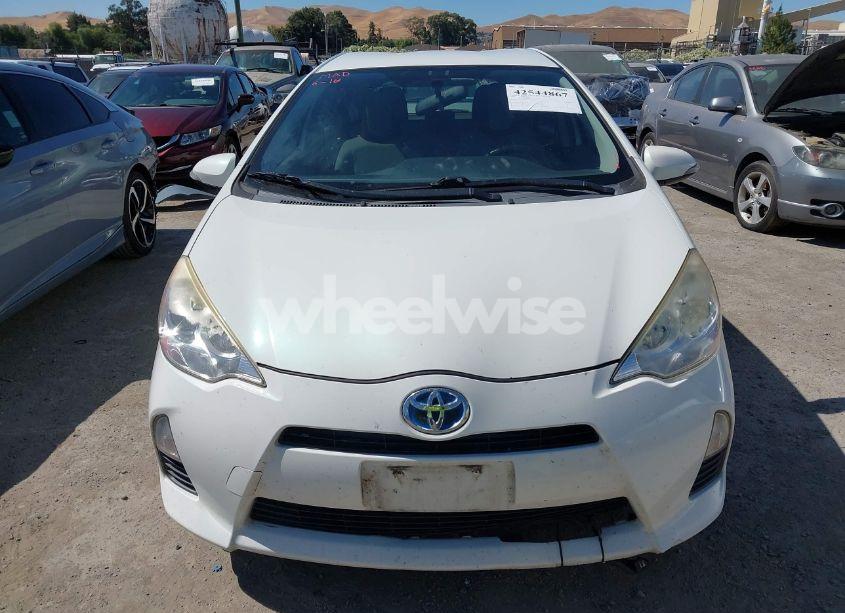 Photo 12 of 2014 Toyota Prius C ONE (VIN JTDKDTB3XE1083475)