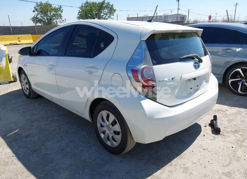 Photo 3 of 2014 Toyota Prius C ONE (VIN JTDKDTB3XE1083475)