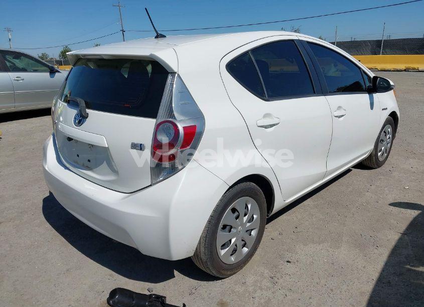 Photo 4 of 2014 Toyota Prius C ONE (VIN JTDKDTB3XE1083475)