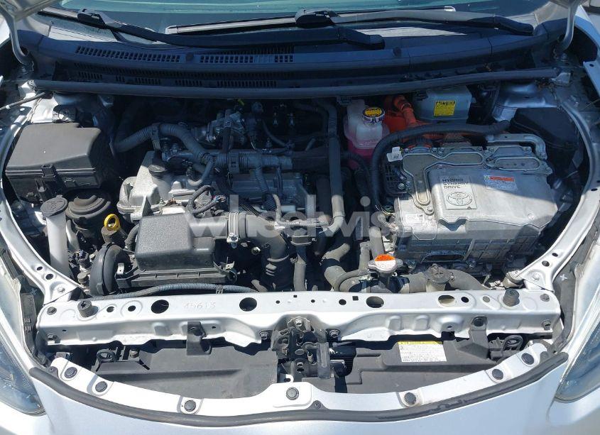 Photo 10 of 2016 Toyota Prius C FOUR (VIN JTDKDTB3XG1117997)