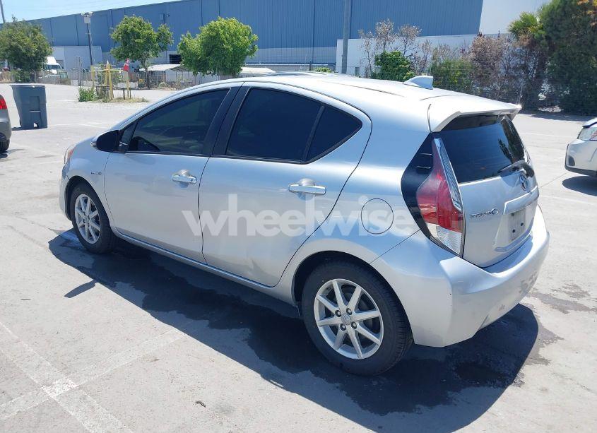 Photo 3 of 2016 Toyota Prius C FOUR (VIN JTDKDTB3XG1117997)