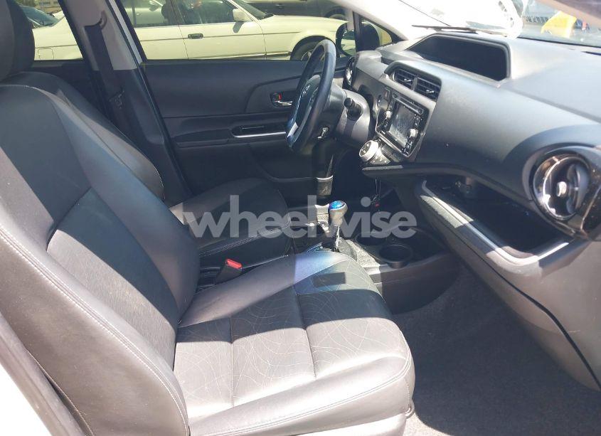 Photo 5 of 2016 Toyota Prius C FOUR (VIN JTDKDTB3XG1117997)