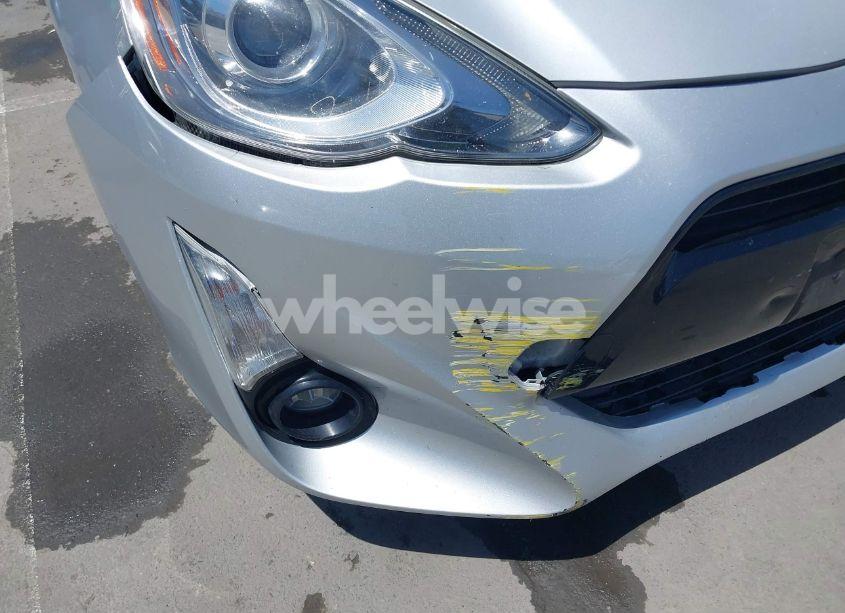 Photo 6 of 2016 Toyota Prius C FOUR (VIN JTDKDTB3XG1117997)