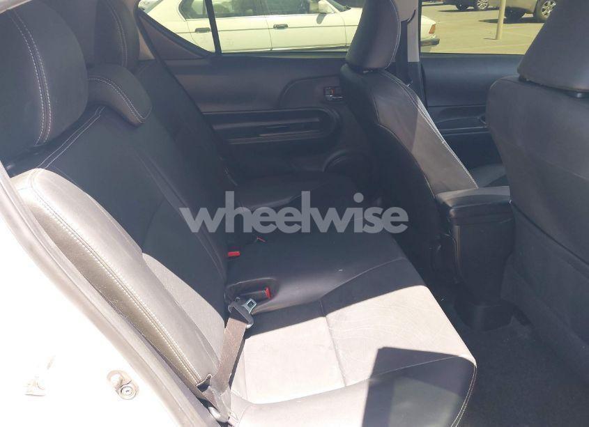 Photo 8 of 2016 Toyota Prius C FOUR (VIN JTDKDTB3XG1117997)