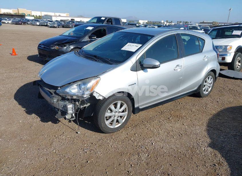 Photo 2 of 2017 Toyota Prius C TWO (VIN JTDKDTB3XH1593023)