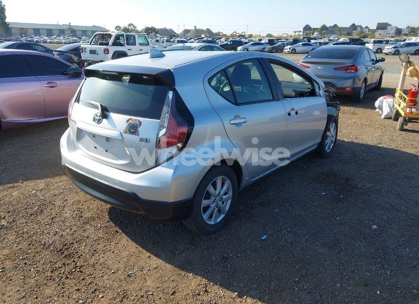 Photo 4 of 2017 Toyota Prius C TWO (VIN JTDKDTB3XH1593023)