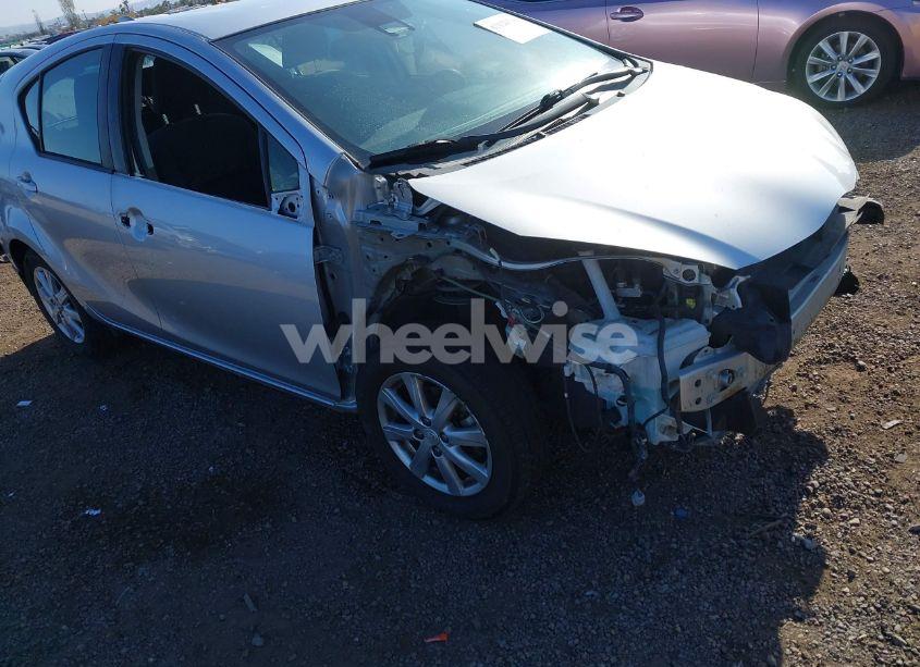 Photo 6 of 2017 Toyota Prius C TWO (VIN JTDKDTB3XH1593023)