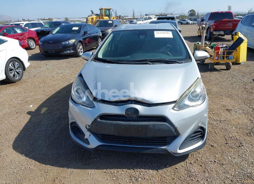 Photo 13 of 2017 Toyota Prius C TWO (VIN JTDKDTB3XH1598075)