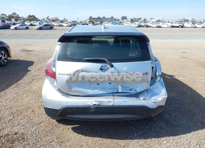 Photo 17 of 2017 Toyota Prius C TWO (VIN JTDKDTB3XH1598075)