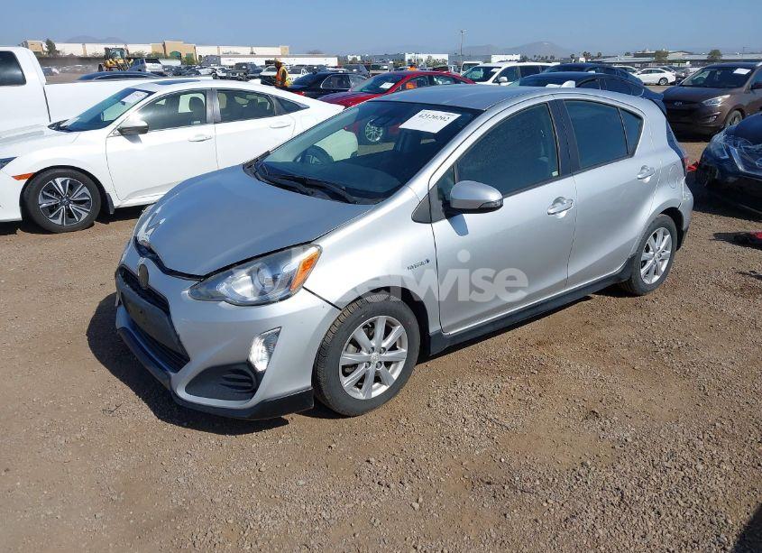 Photo 2 of 2017 Toyota Prius C TWO (VIN JTDKDTB3XH1598075)