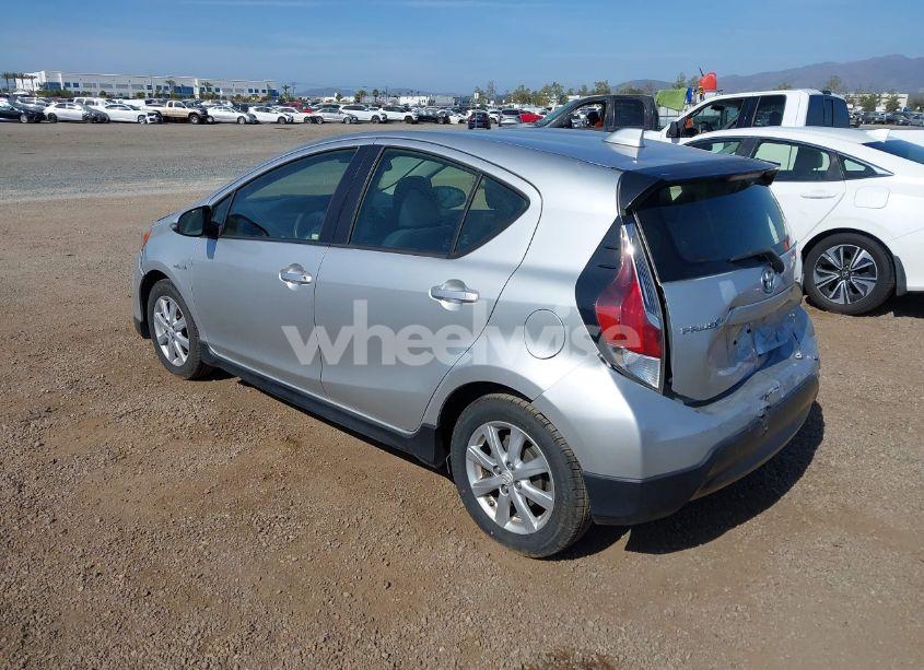 Photo 3 of 2017 Toyota Prius C TWO (VIN JTDKDTB3XH1598075)