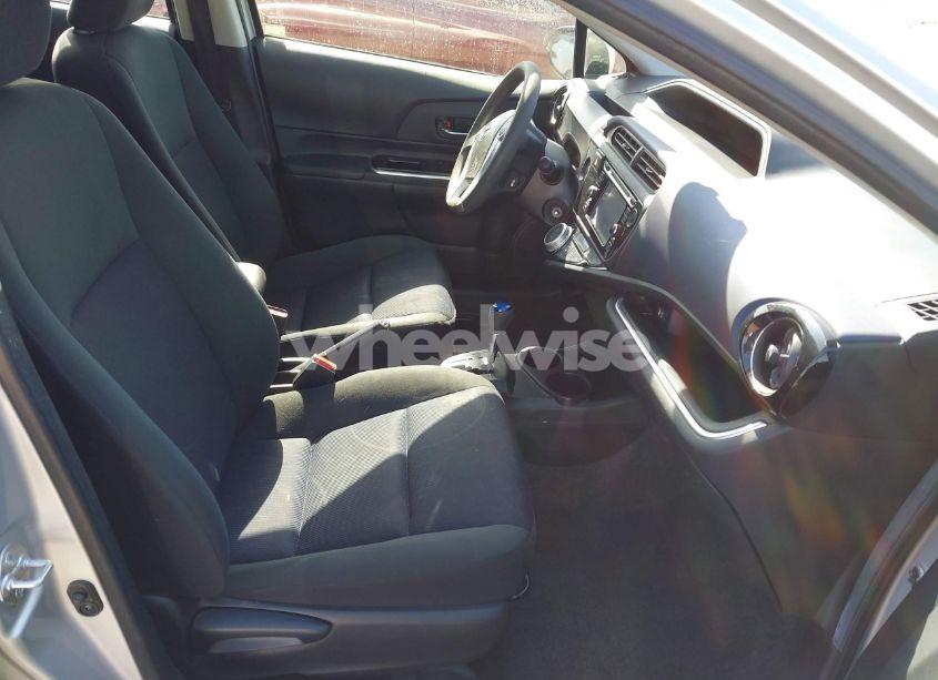 Photo 5 of 2017 Toyota Prius C TWO (VIN JTDKDTB3XH1598075)