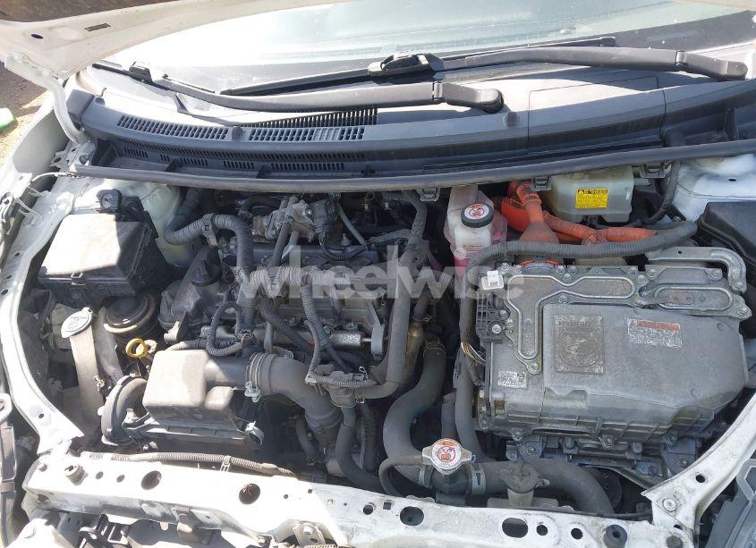 Photo 10 of 2018 Toyota Prius C TWO (VIN JTDKDTB3XJ1613079)