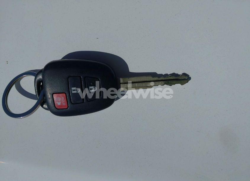 Photo 11 of 2018 Toyota Prius C TWO (VIN JTDKDTB3XJ1613079)